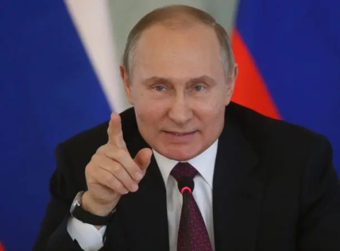 Russian President Vladimir Putin announces he will seek re-election in 2024