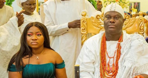 ‘Go and bring husband to daddy o’ - Ooni of Ife tells his daughter as she turns 30