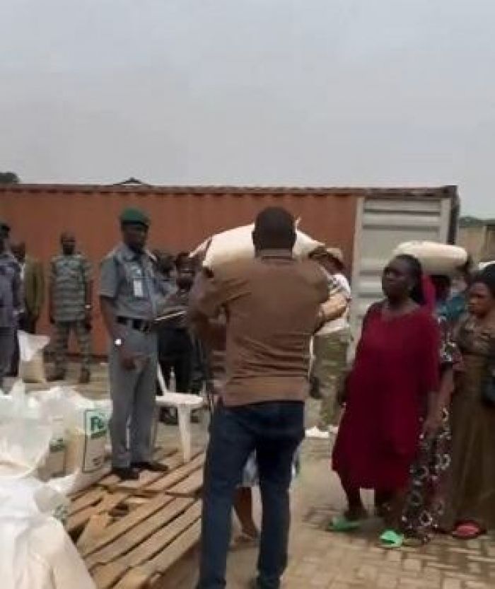 Lagos residents queue to buy N10,000 ‘Customs Rice’